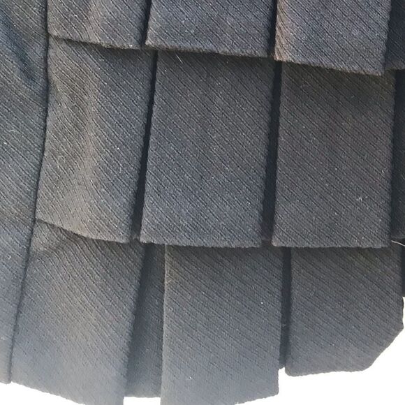 BeBe Mini Skirt Pleats in‎ Back Lined - Picture 2 of 6